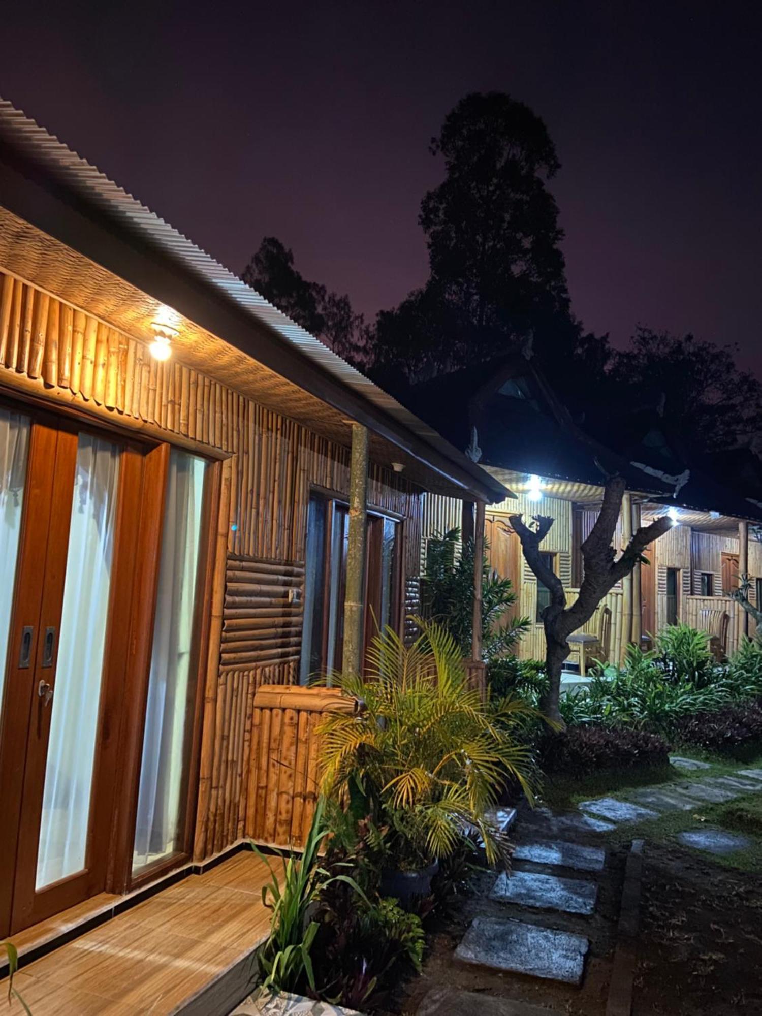 D'Yoga Bamboo House Hotel Kintamani Exterior foto